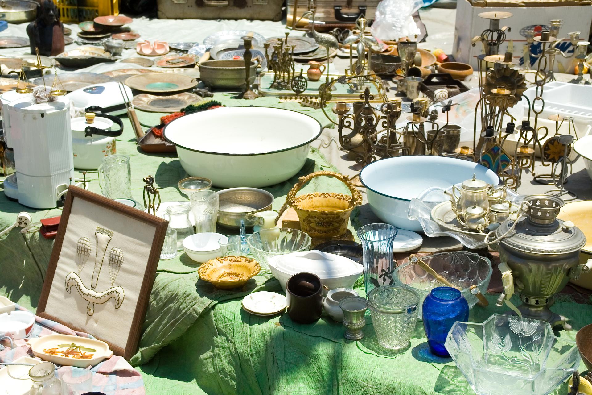 A Guide to Estate Sales and Storage Units